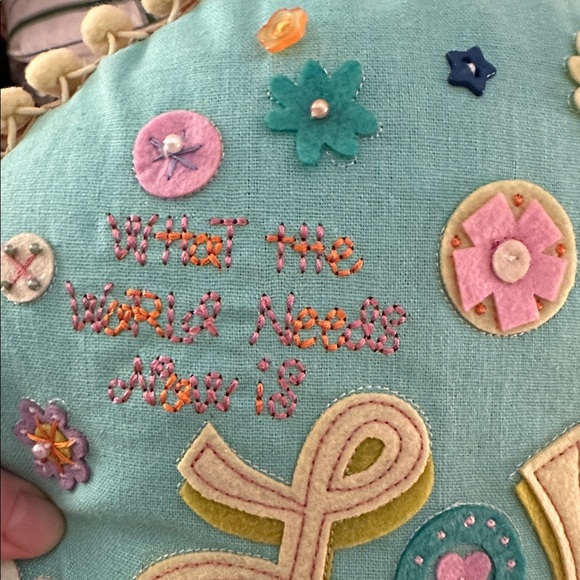 Natural Life Love Pillow and Be Happy Bag - Picture 6 of 9